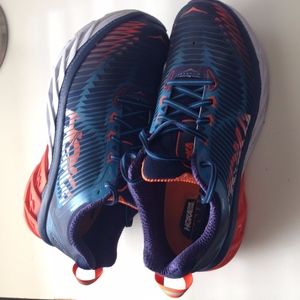 HOKA  ARAHI women running shoes size 9.5